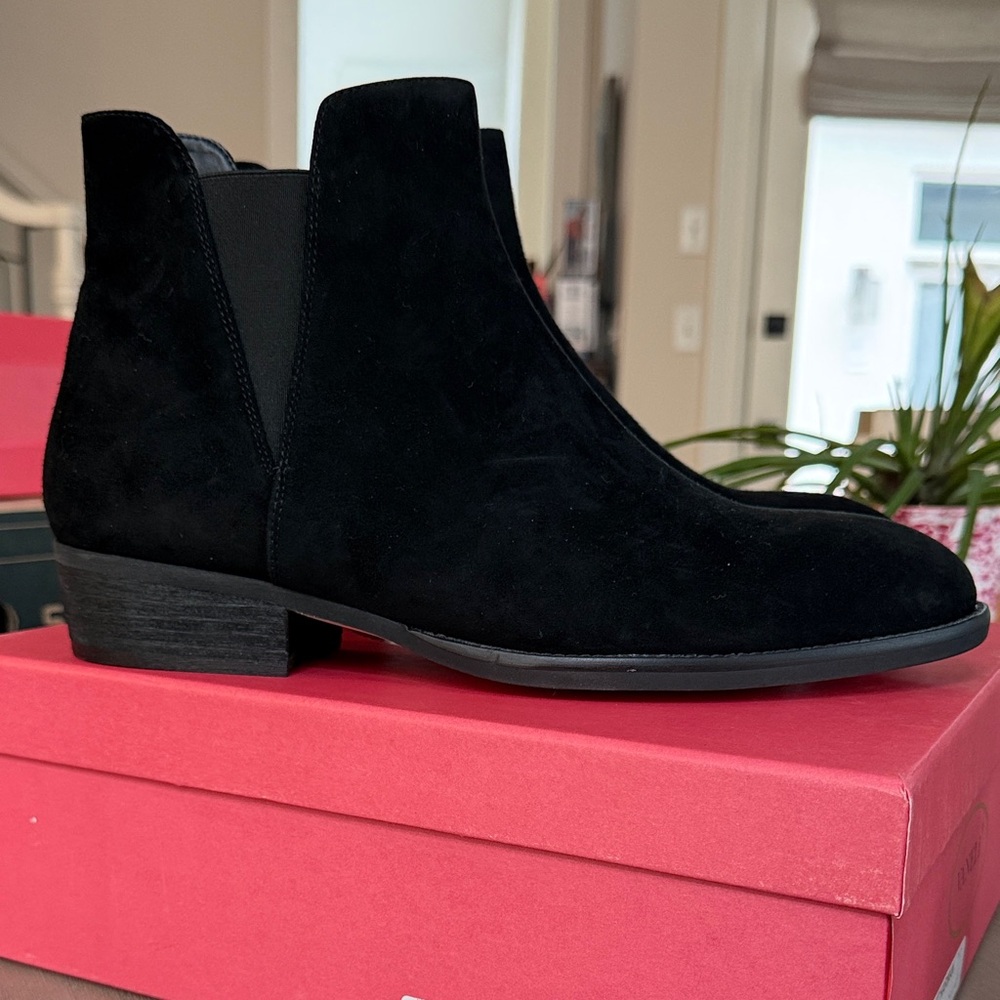 Vaneli Harman Black Suede Ankle Booties NEW IN BOX 12M